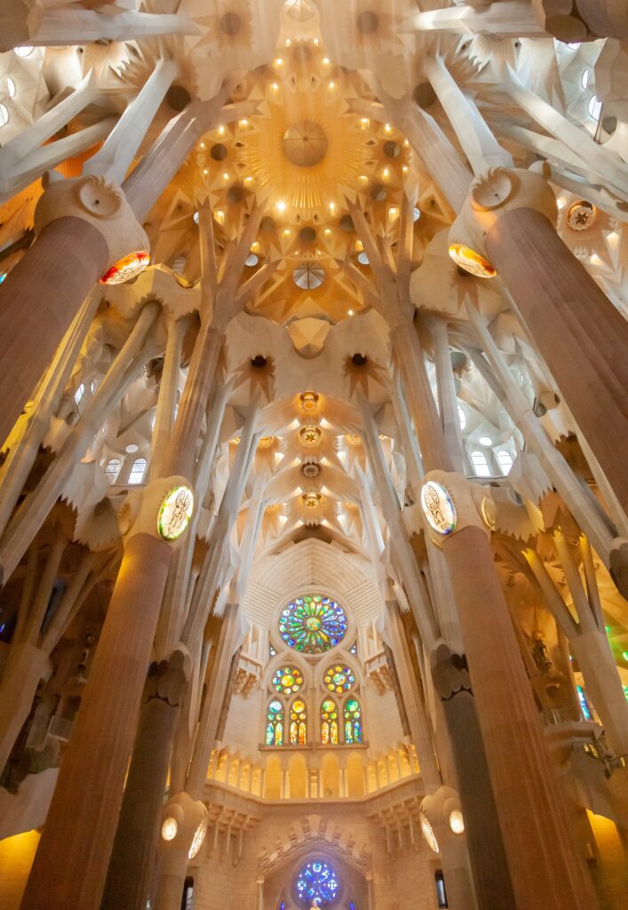 sagrada inside 2