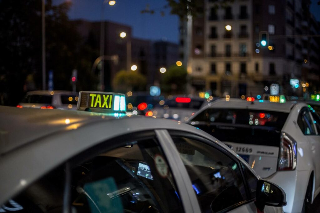 How to tip taxi driver in Spain
