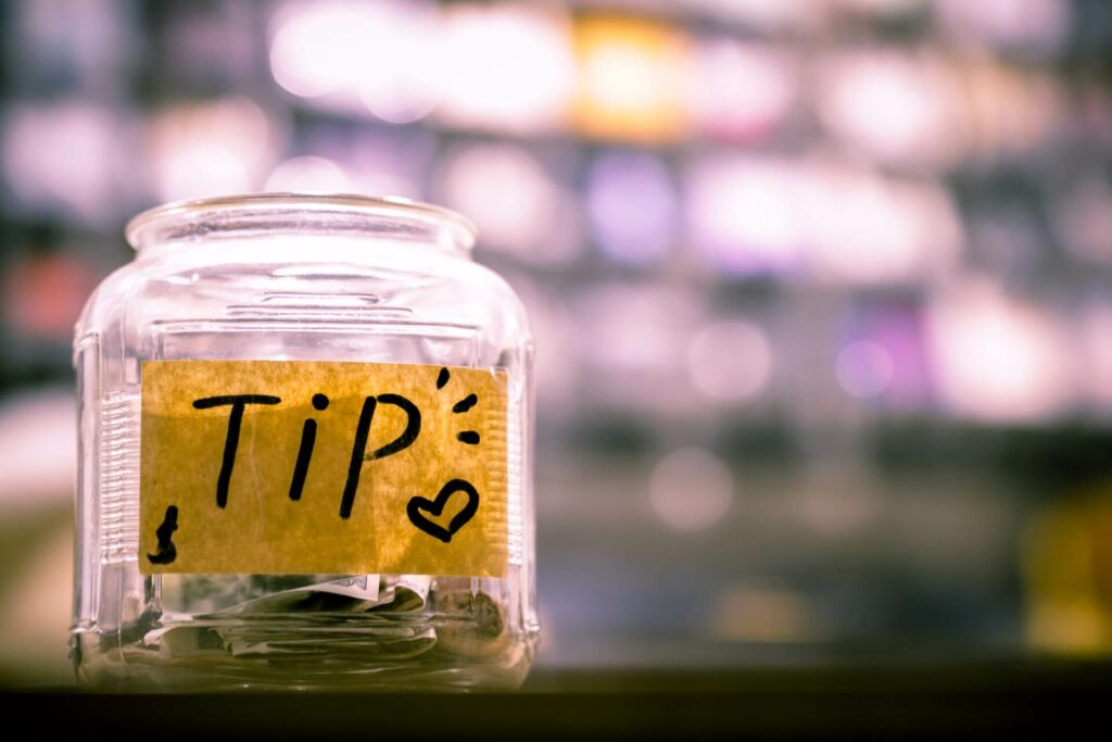 12 Rules on tipping in Spain