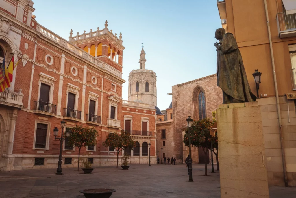 24 Pros and Cons of Living in Valencia, Spain