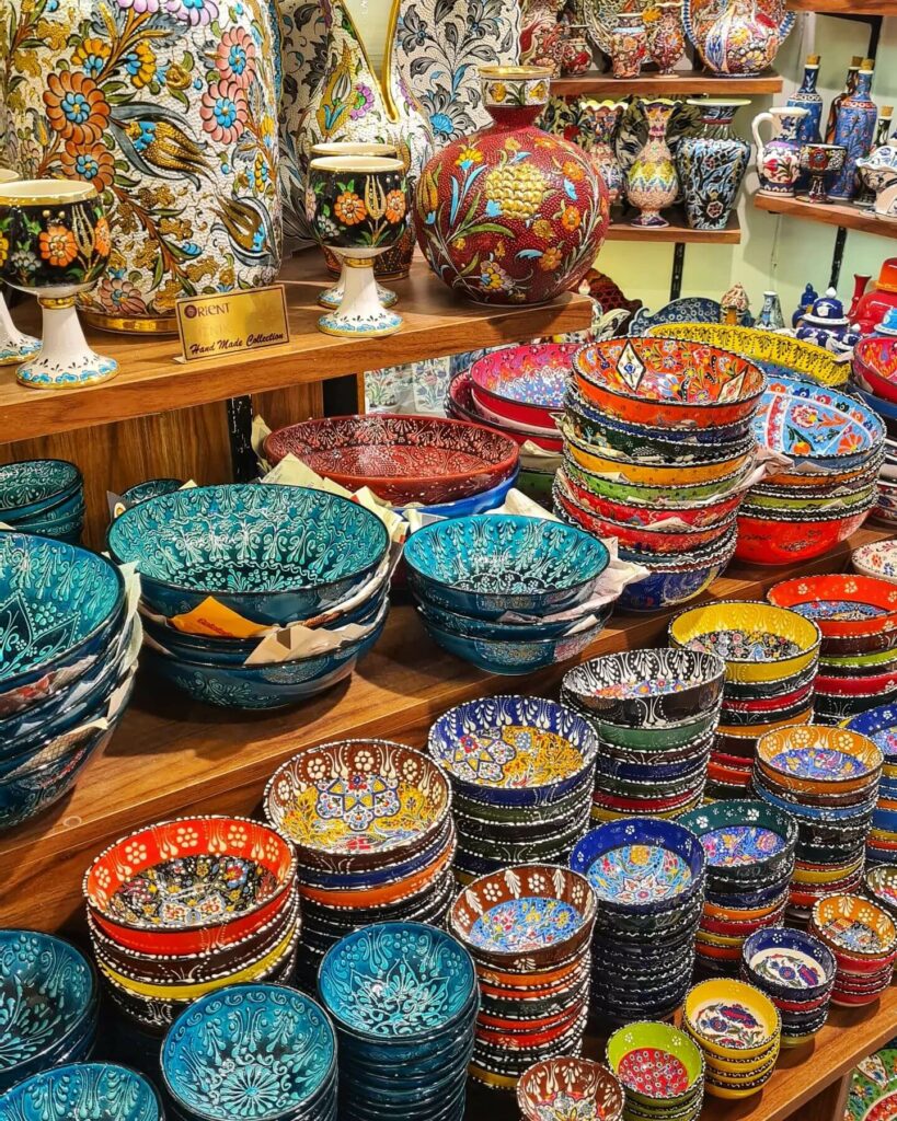 Plate store Grand Bazaar, Istanbul