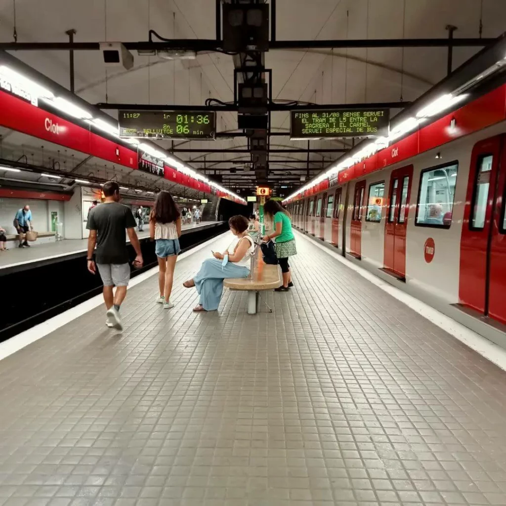 Clot station, Barcelona metro