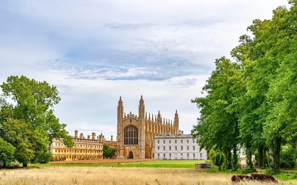 Scenic Weekend Getaways from London by Train and Bus
