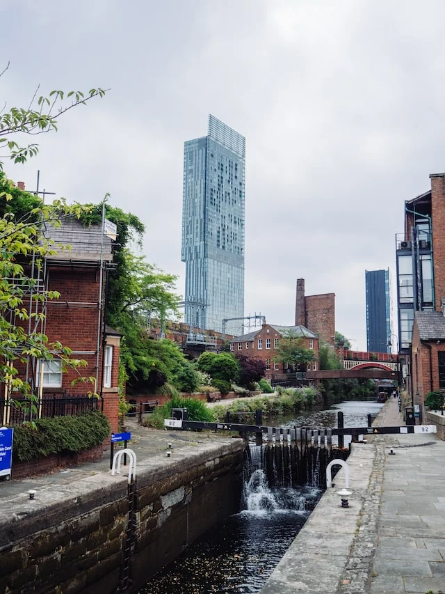 19 Weekend Trips From London By Train and Bus 13 Manchester, England