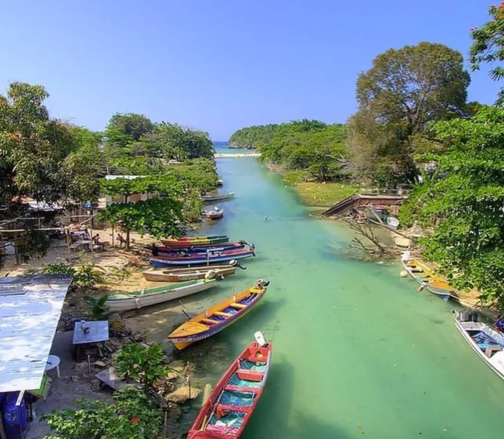 White River, Ocho Rios