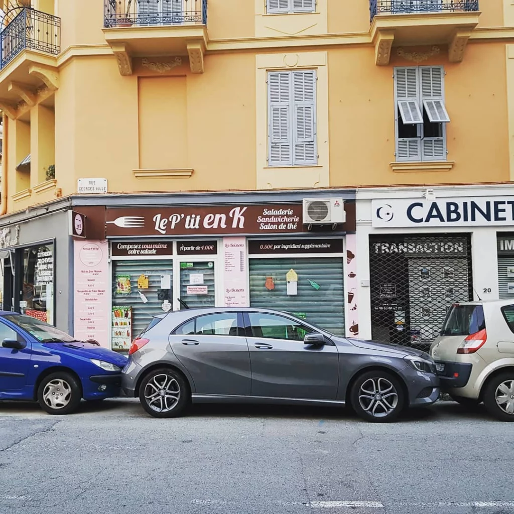 Parking your car in France