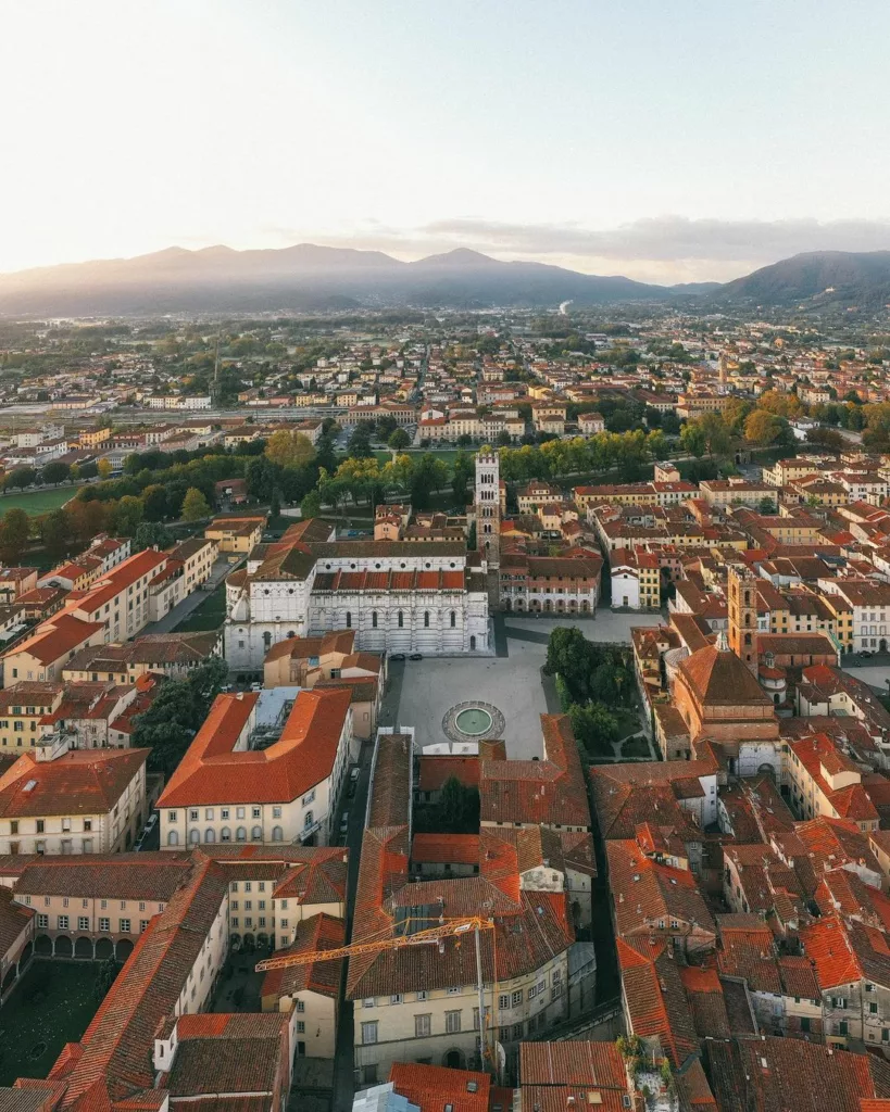 A view on the Cathedral and Piazza San Martino