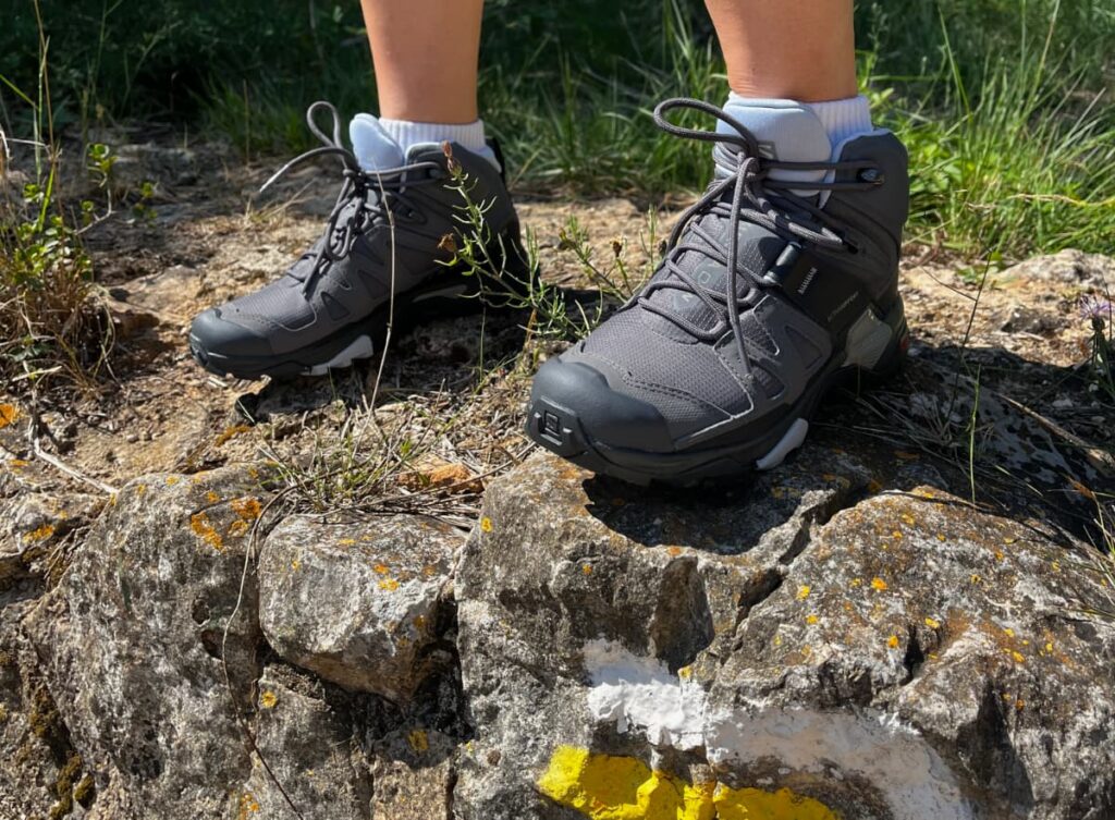 Best lightweight mid outlet hiking boots