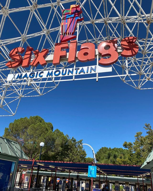 Six Flags Magic Mountain-1